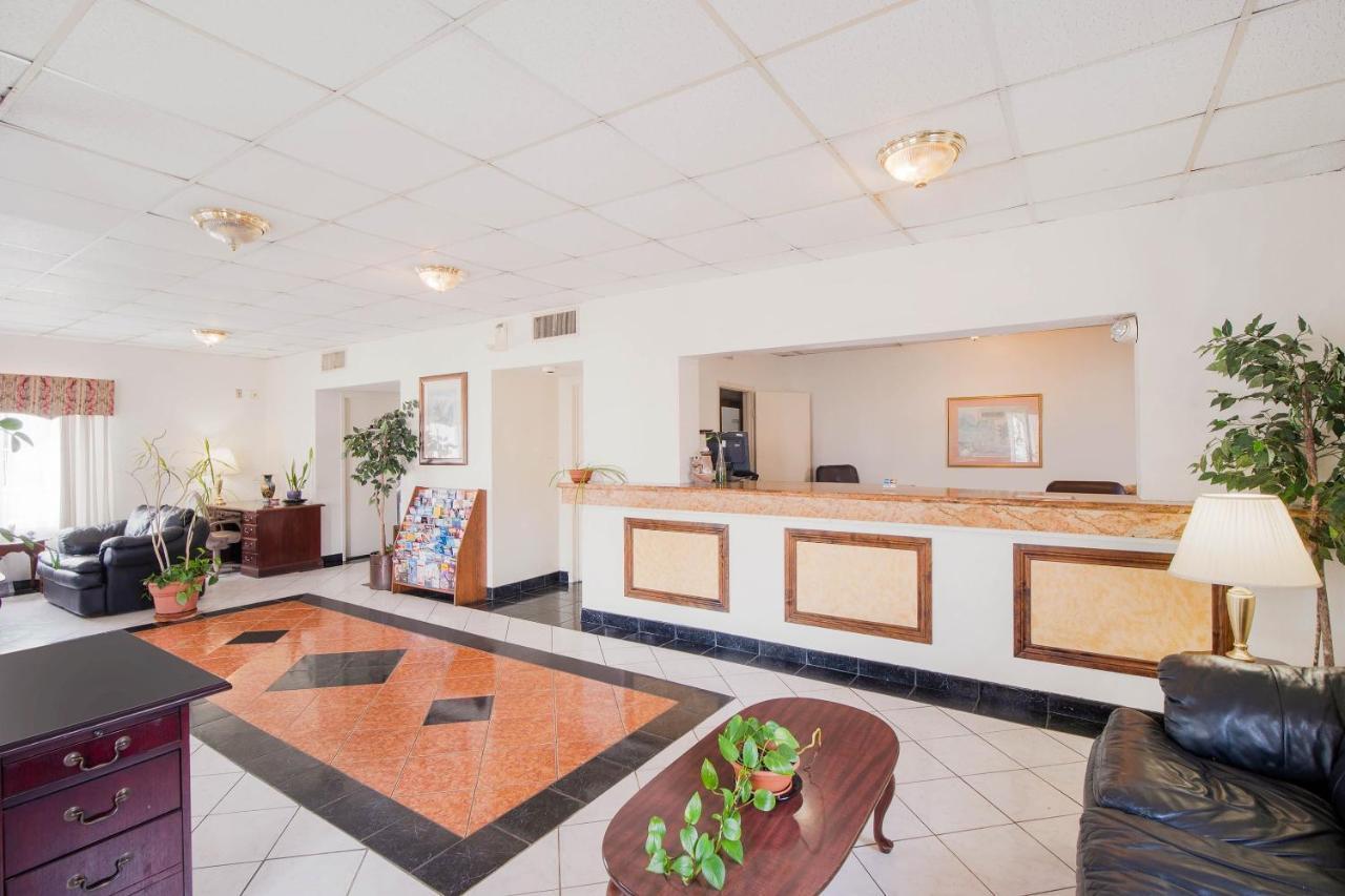 Hotel O Houston East Channelview I-10 Экстерьер фото
