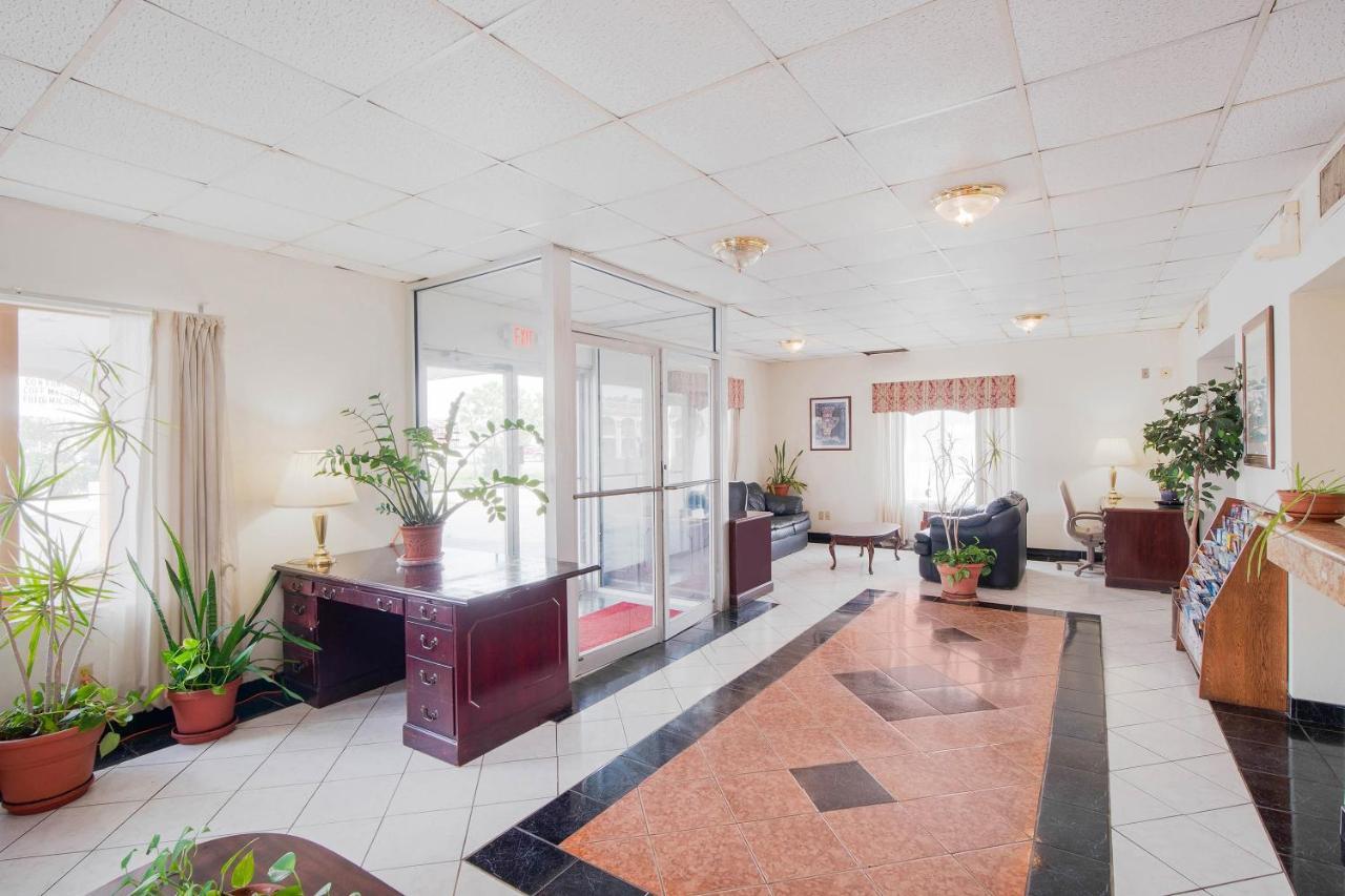 Hotel O Houston East Channelview I-10 Экстерьер фото