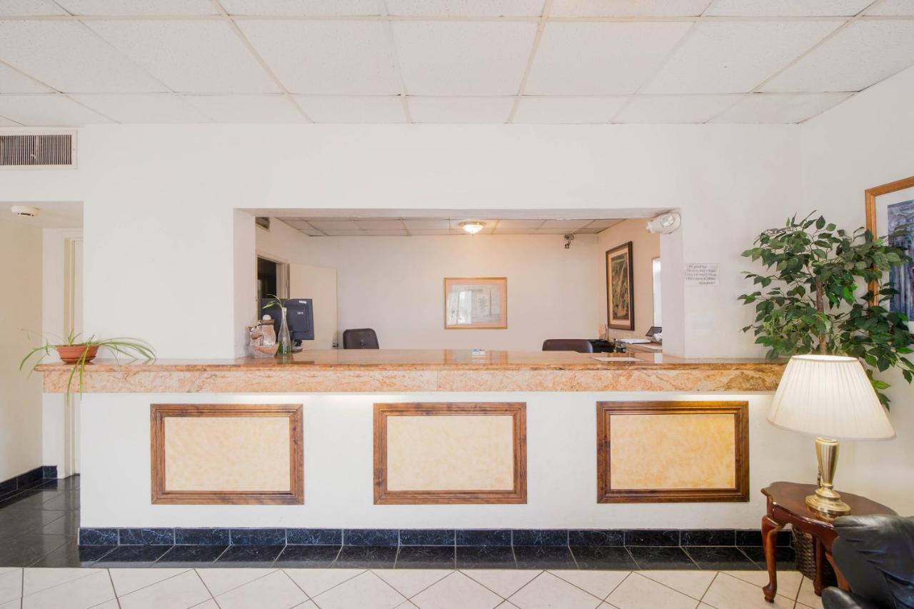 Hotel O Houston East Channelview I-10 Экстерьер фото