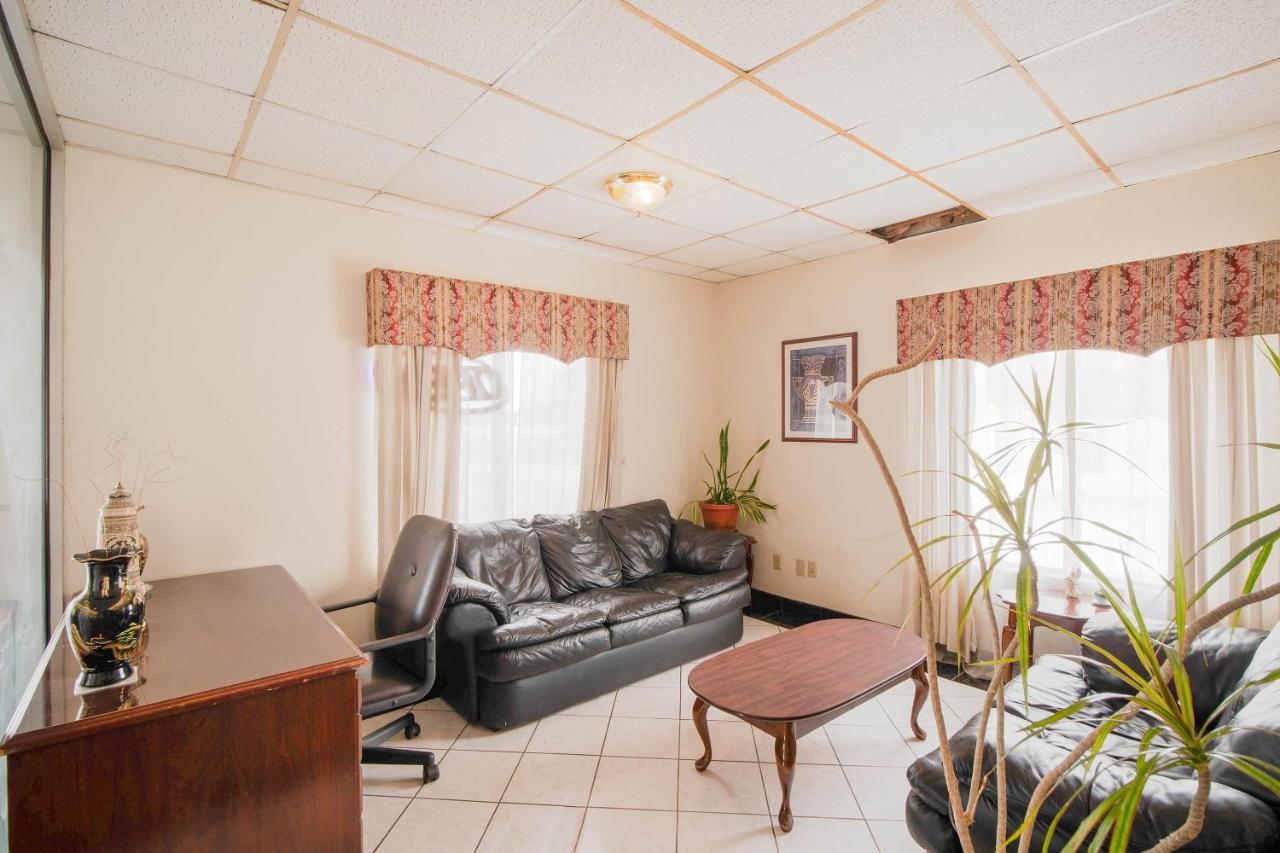 Hotel O Houston East Channelview I-10 Экстерьер фото