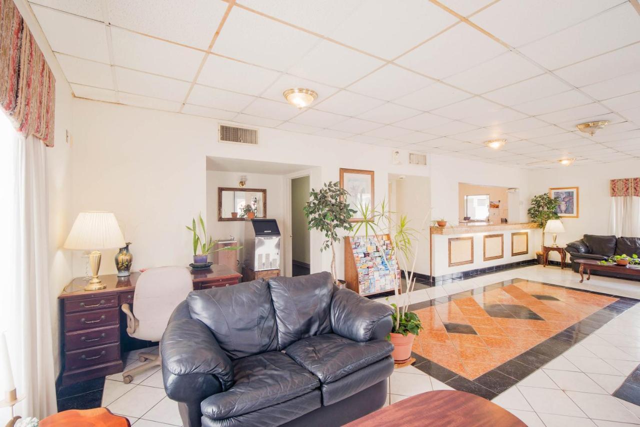 Hotel O Houston East Channelview I-10 Экстерьер фото