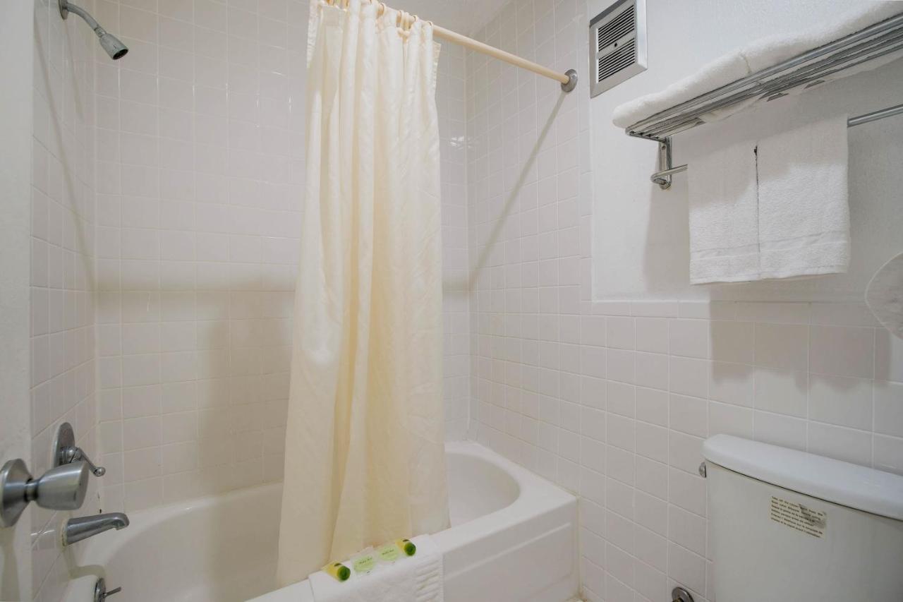 Hotel O Houston East Channelview I-10 Экстерьер фото